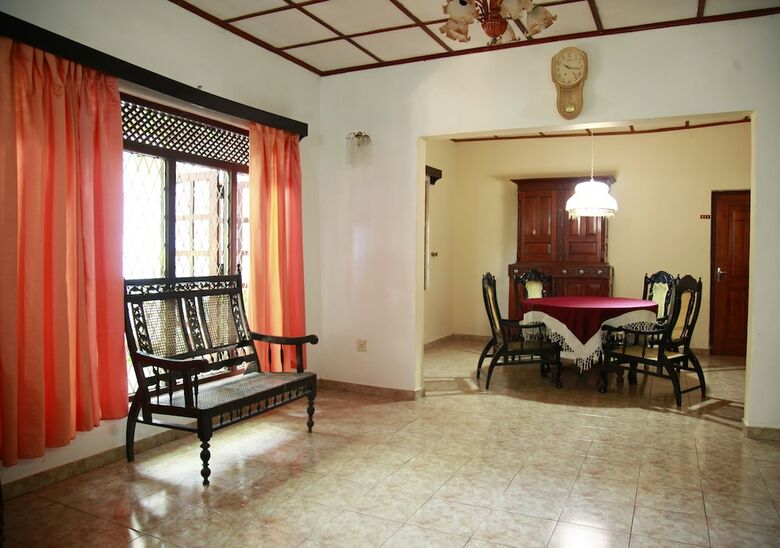 Hotel Cottage Tourist Rest