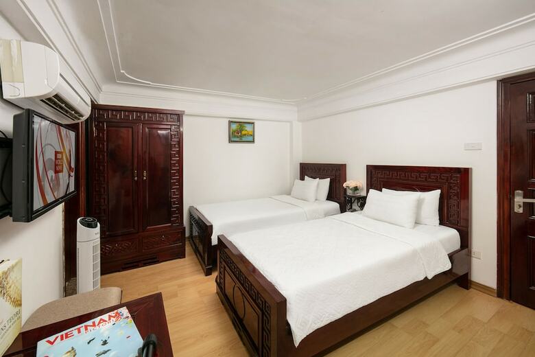 Little Diamond Hotel 2