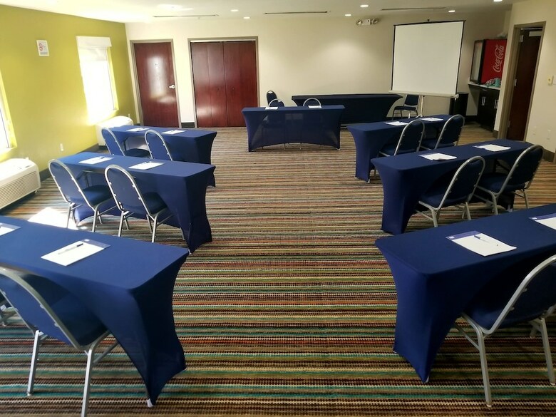 Holiday Inn Express Hotel & Suites Mebane