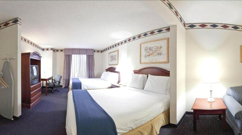 Holiday Inn Express Hotel & Suites Mebane
