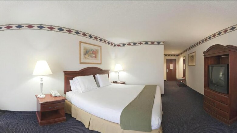Holiday Inn Express Hotel & Suites Mebane