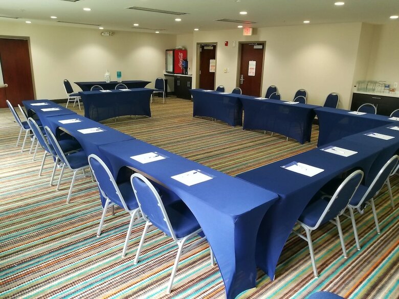 Holiday Inn Express Hotel & Suites Mebane