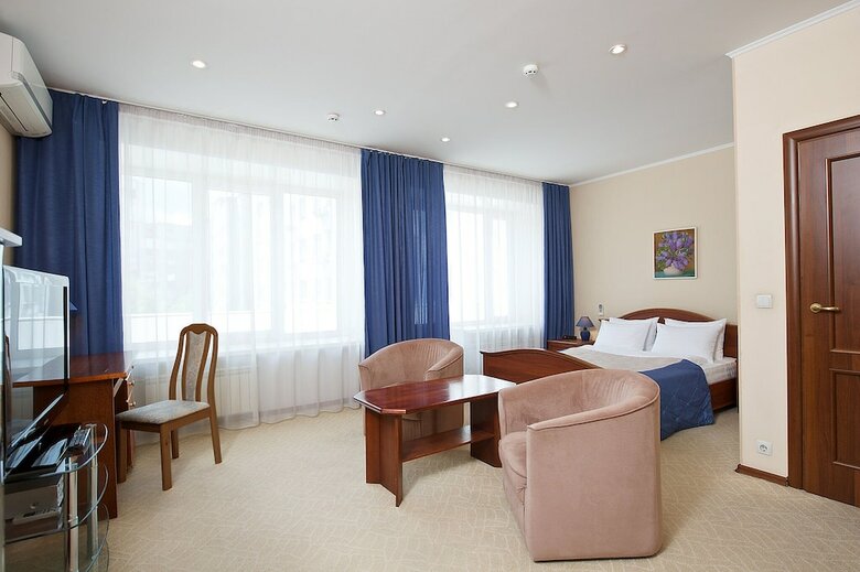 Hotel Oktyabrskaya