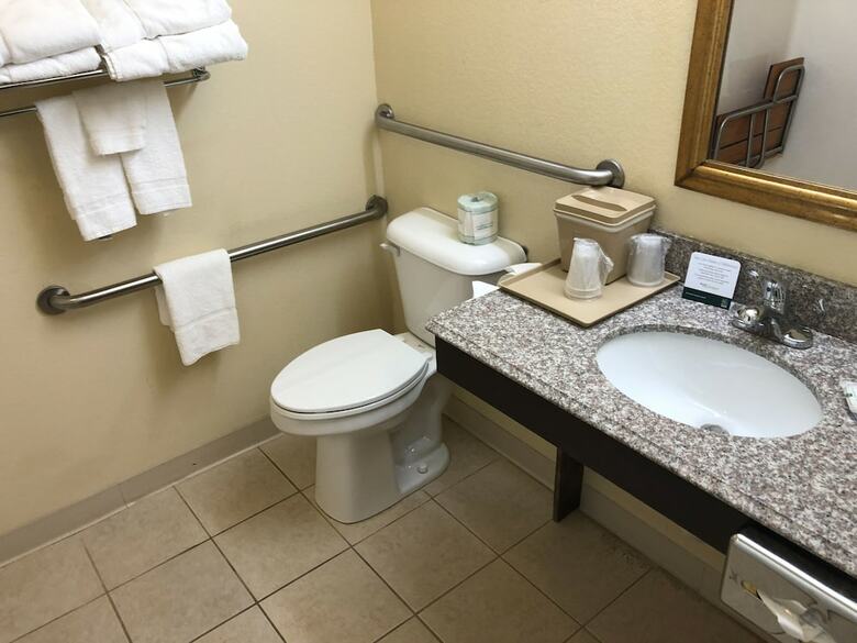 Hotel Quality Inn & Suites