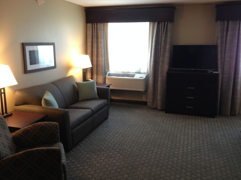 Grandstay Hotel & Suites