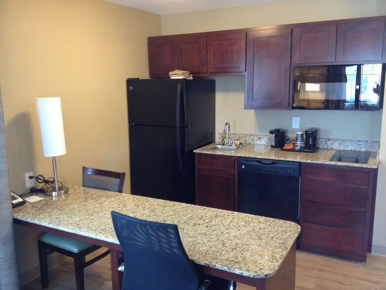 Grandstay Hotel & Suites