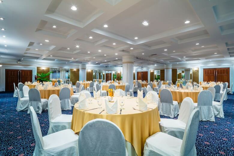 Hotel Cholchan Pattaya Beach Resort