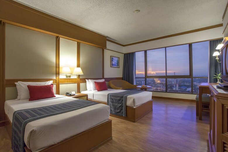 Hotel Cholchan Pattaya Beach Resort