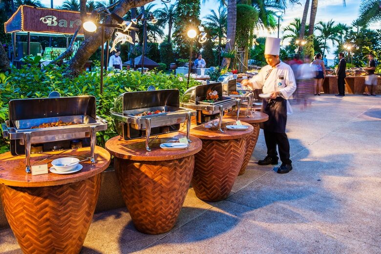 Hotel Cholchan Pattaya Beach Resort