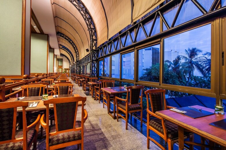 Hotel Cholchan Pattaya Beach Resort