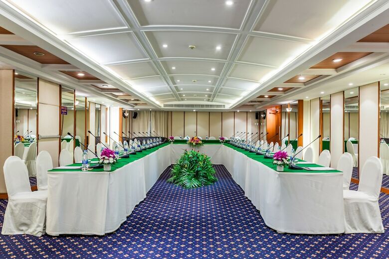 Hotel Cholchan Pattaya Beach Resort