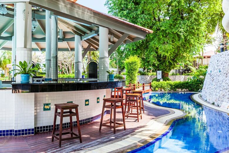 Hotel Cholchan Pattaya Beach Resort