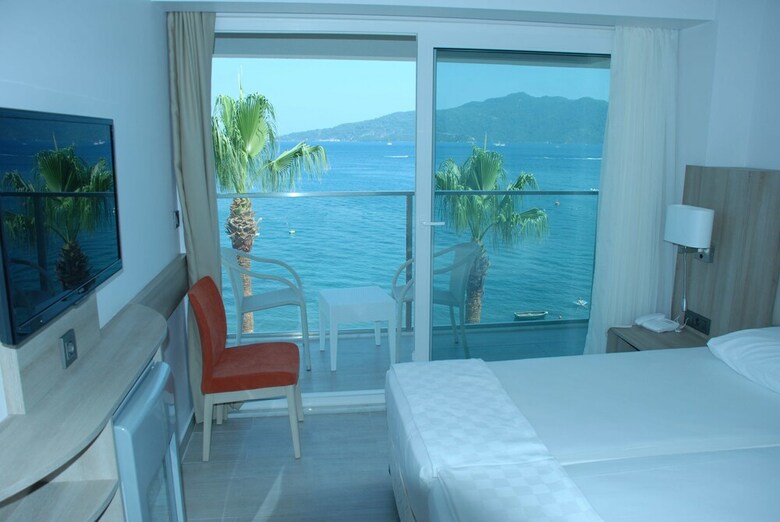 Begonville Beach Hotel - Adults Only
