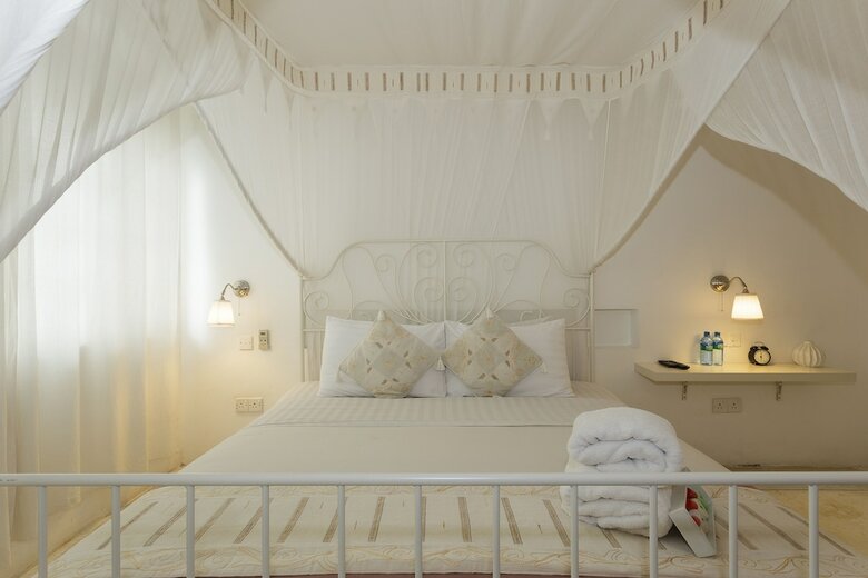 Royce Boutique Hotel