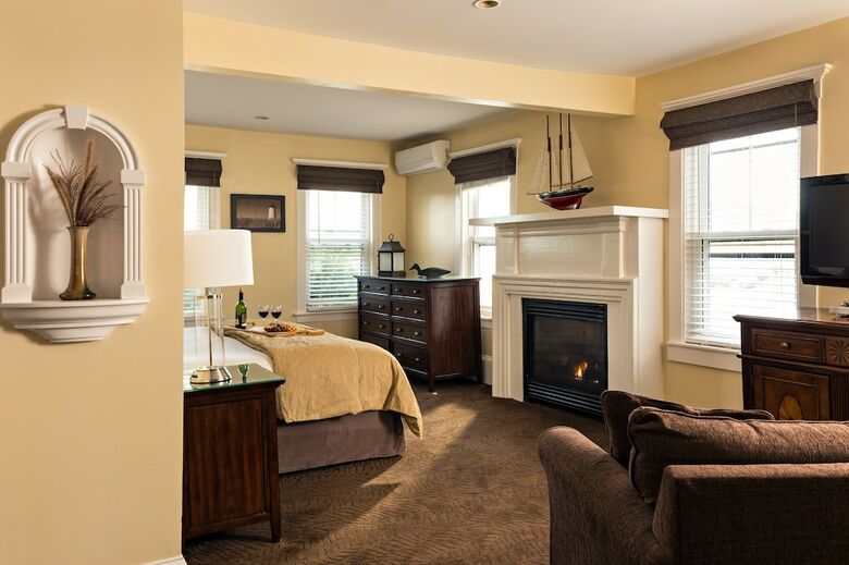 Hotel Crowne Pointe Historic Inn & Spa - Adults Only