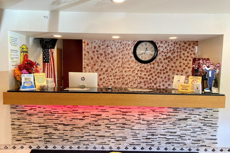 Hotel Super 8 By Wyndham Pittsburgh/monroeville