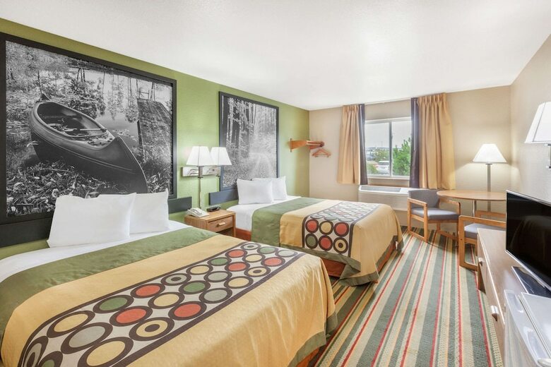 Hotel Super 8 By Wyndham Grayling