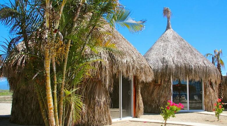 Hostal Mayan Village Beach Front Hotel