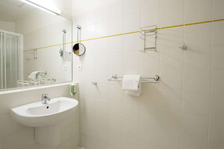 Hotel H�tel Raymond 4 Toulouse