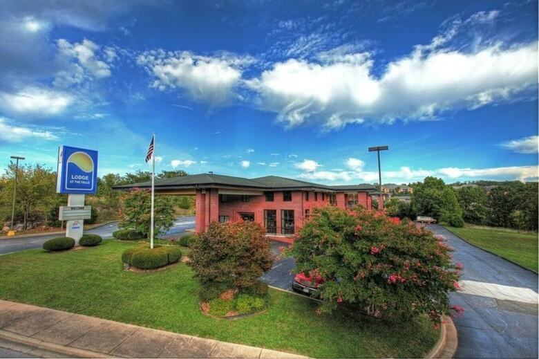 Motel Lodge At The Falls