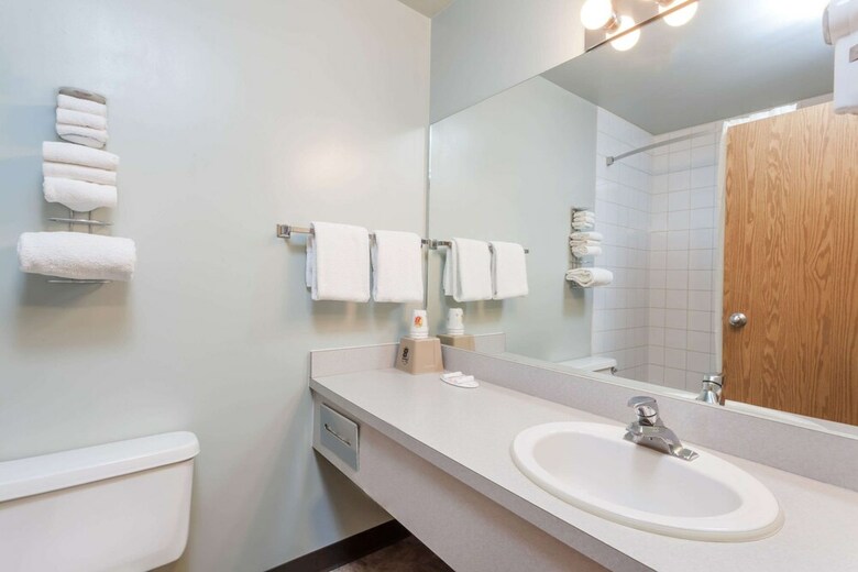 Motel Super 8 By Wyndham Taber Ab