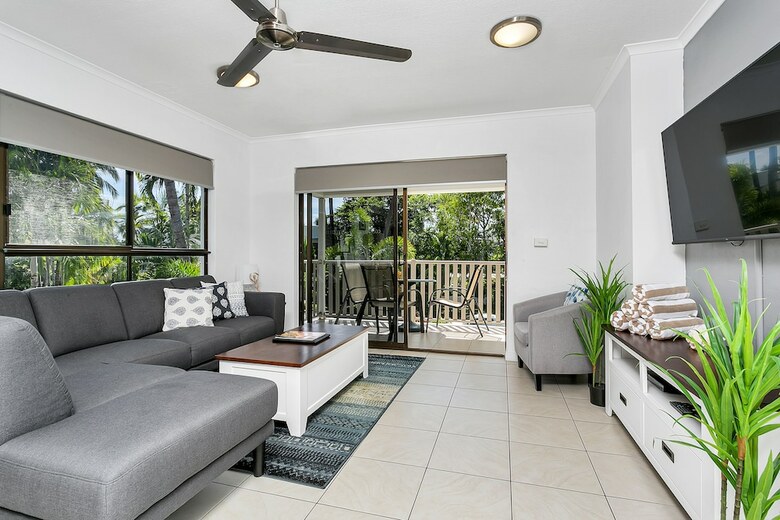 Seascape Holiday-tropical Reef Apartment