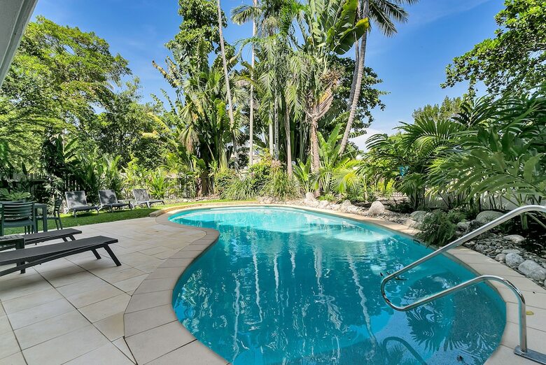 Seascape Holiday-tropical Reef Apartment