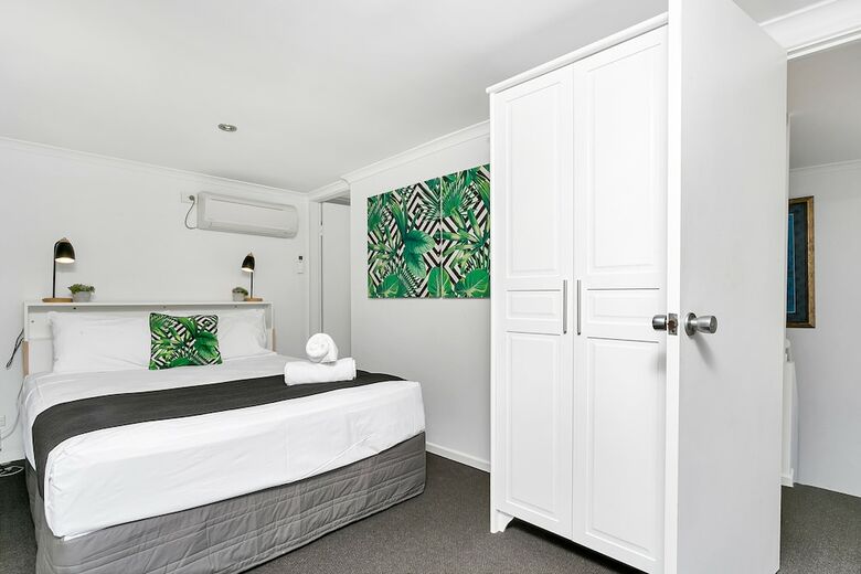 Seascape Holiday-tropical Reef Apartment