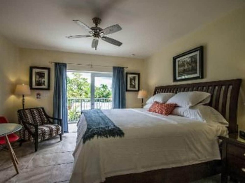 Bed & Breakfast Inn On The Drive Llc