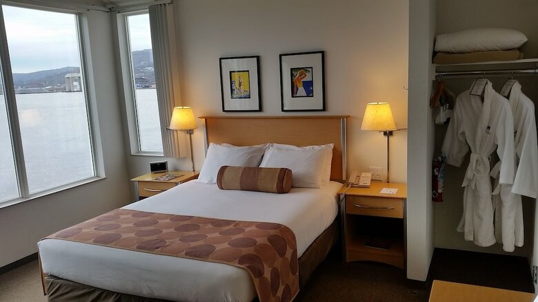 Hotel South Pier Inn