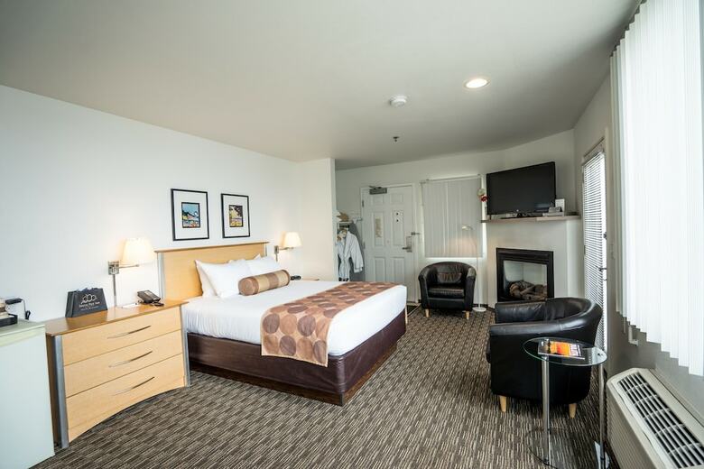 Hotel South Pier Inn