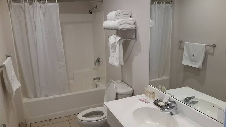 Hotel South Pier Inn