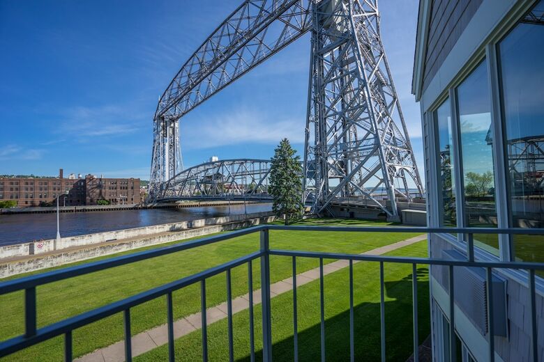 Hotel South Pier Inn