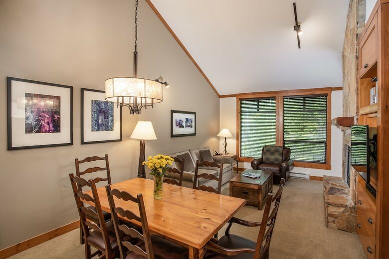 First Tracks Lodge