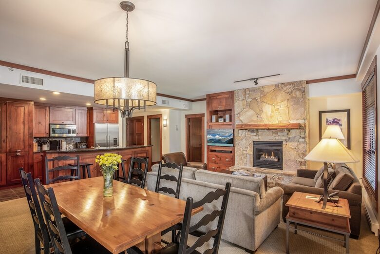 First Tracks Lodge