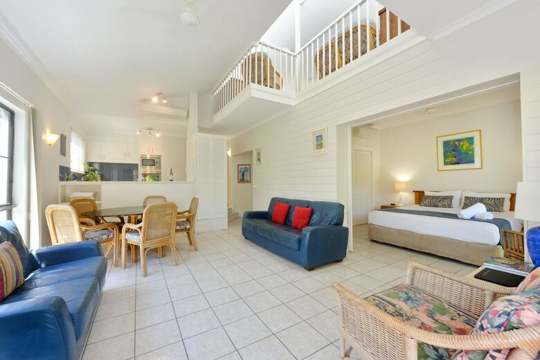 Hotel Driftwood Mantaray