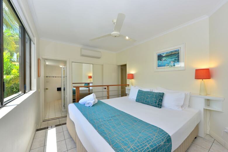Hotel Driftwood Mantaray