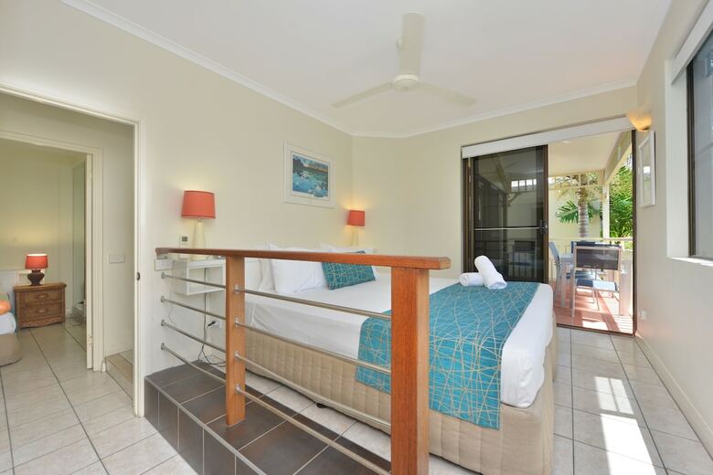 Hotel Driftwood Mantaray