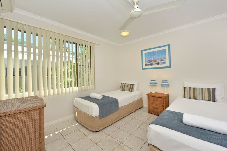 Hotel Driftwood Mantaray