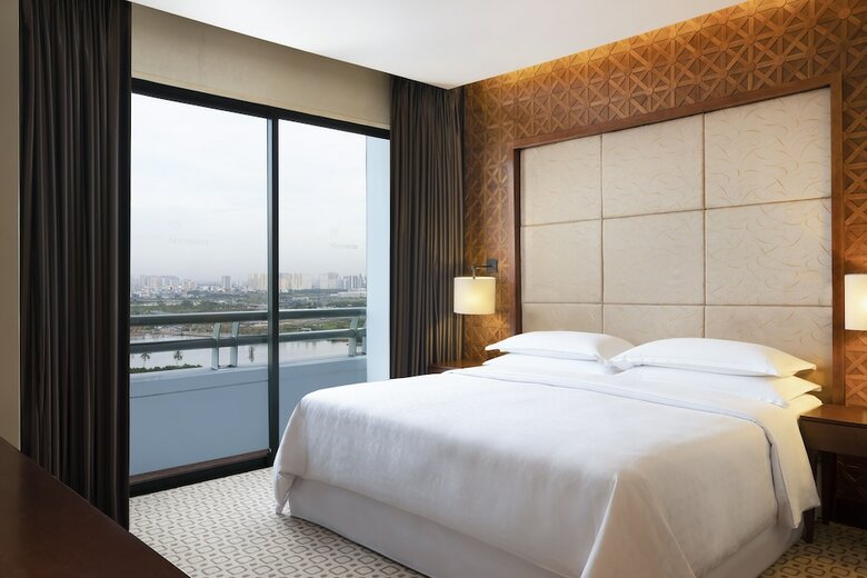 Sheraton Saigon Hotel & Towers