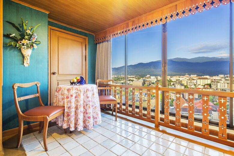 Lotus Hotel Pang Suan Kaew