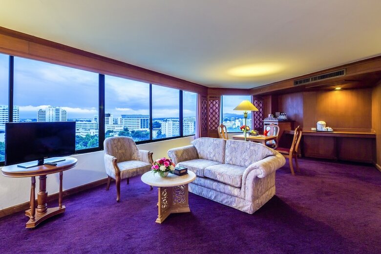Lotus Hotel Pang Suan Kaew