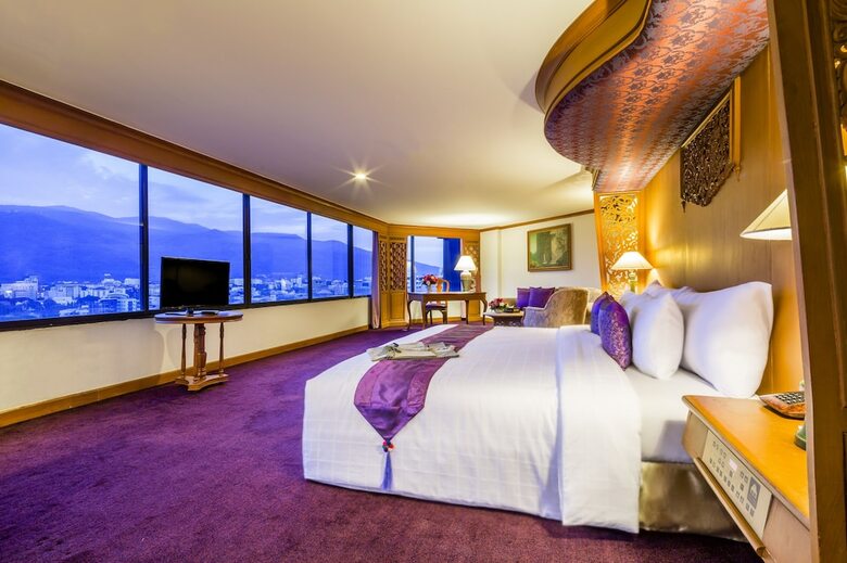 Lotus Hotel Pang Suan Kaew