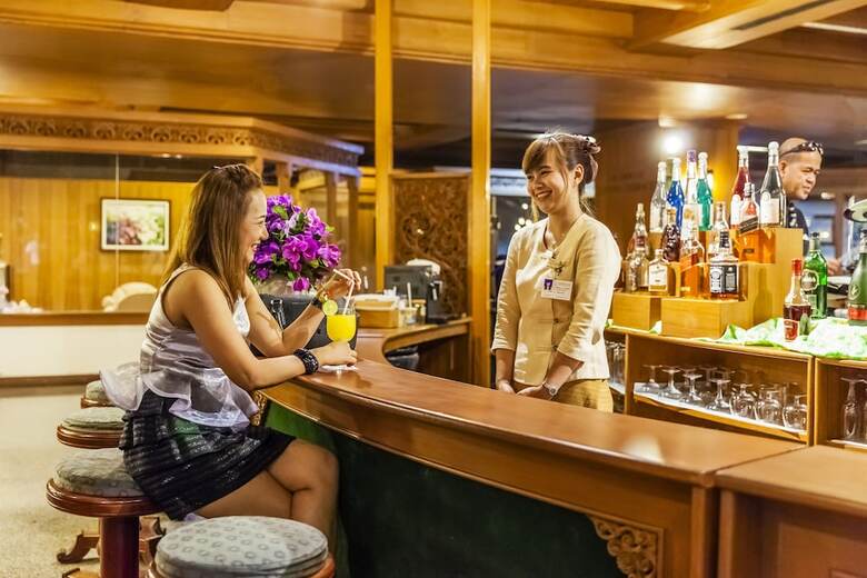 Lotus Hotel Pang Suan Kaew