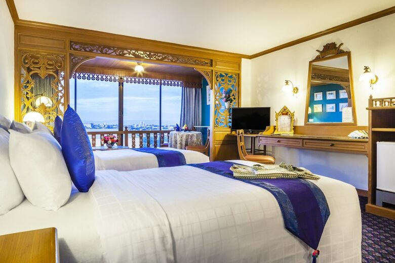 Lotus Hotel Pang Suan Kaew