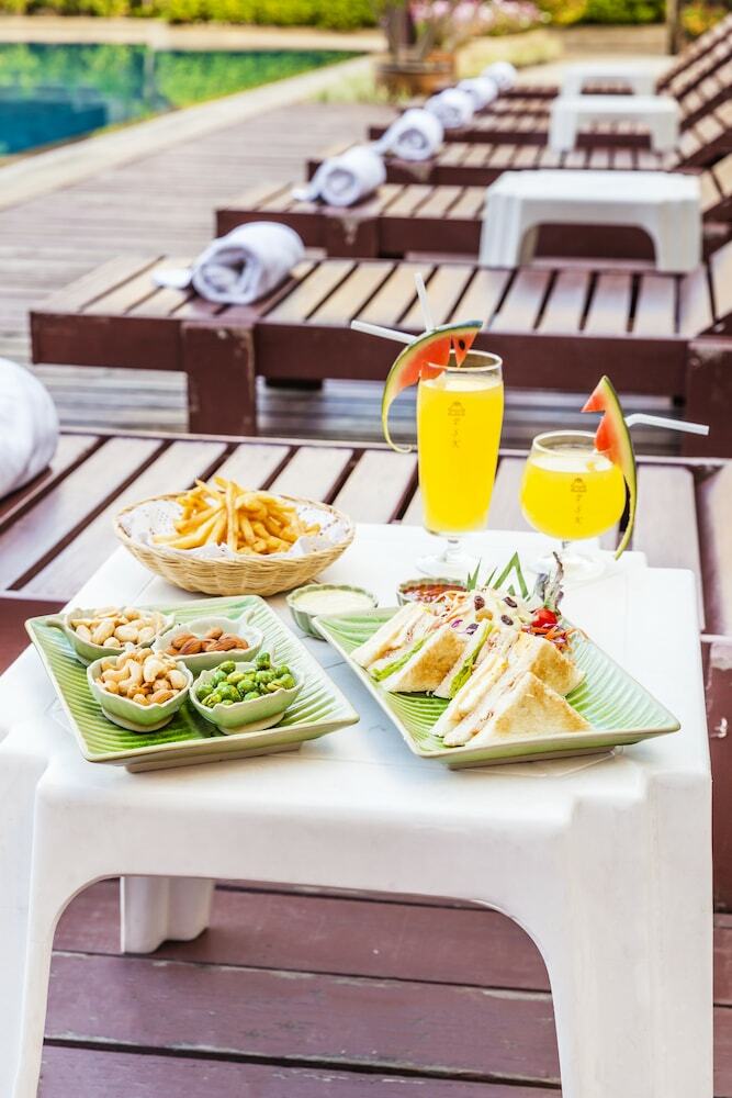 Lotus Hotel Pang Suan Kaew