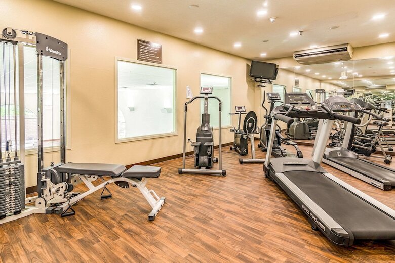 Hotel Comfort Inn And Suites