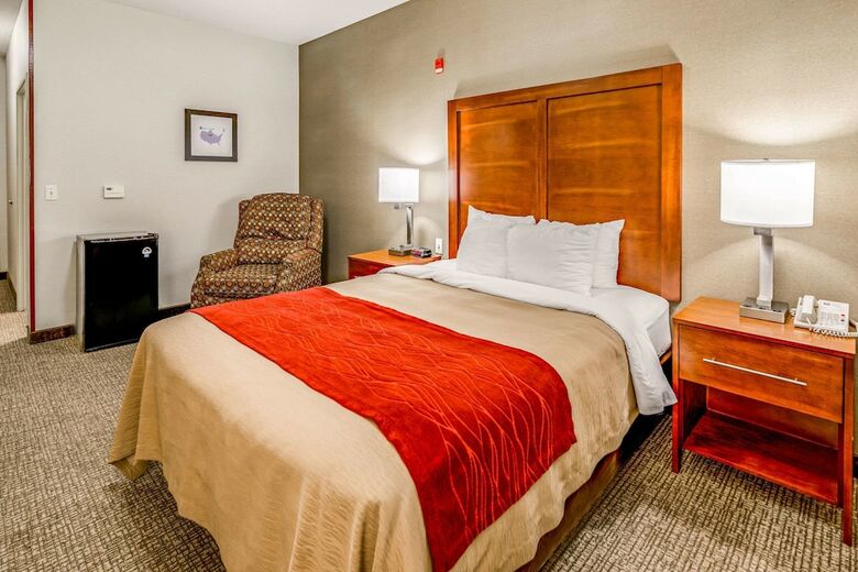 Hotel Comfort Inn And Suites