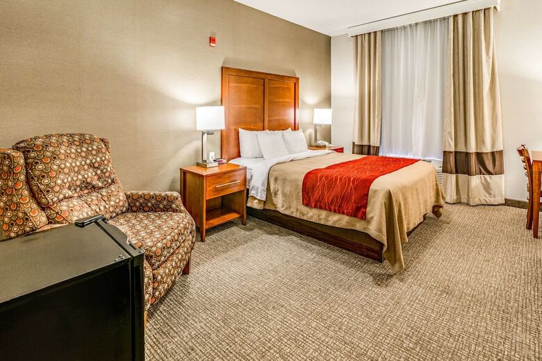 Hotel Comfort Inn And Suites