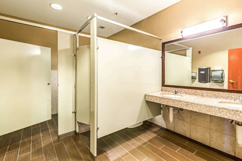 Hotel Comfort Inn And Suites